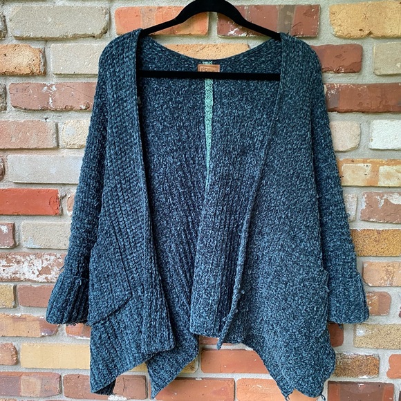 POL Sweaters - POL Green Oversized Cardigan Sweater — Size Small